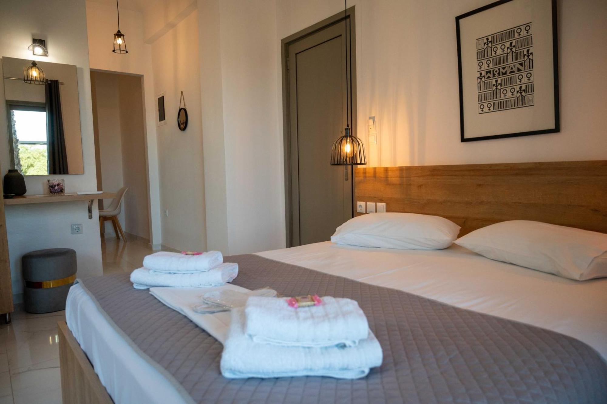 Finikas Suites & Apartments 10Min From Athens Airport Artemida  Exteriör bild