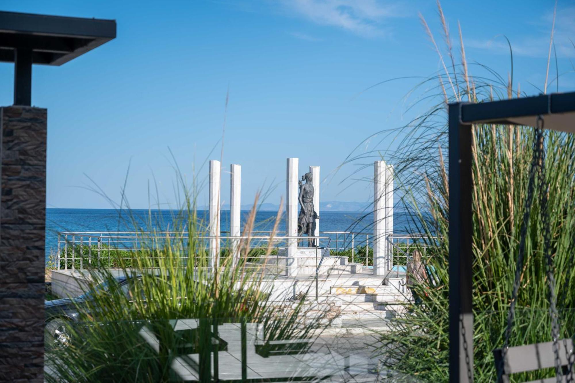 Finikas Suites & Apartments 10Min From Athens Airport Artemida  Exteriör bild