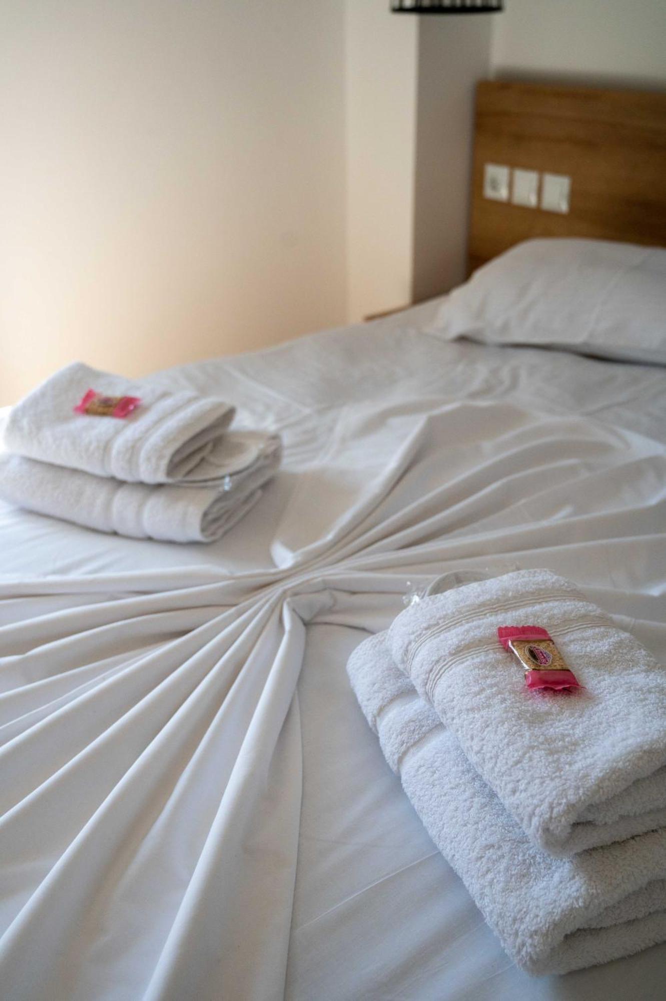 Finikas Suites & Apartments 10Min From Athens Airport Artemida  Exteriör bild
