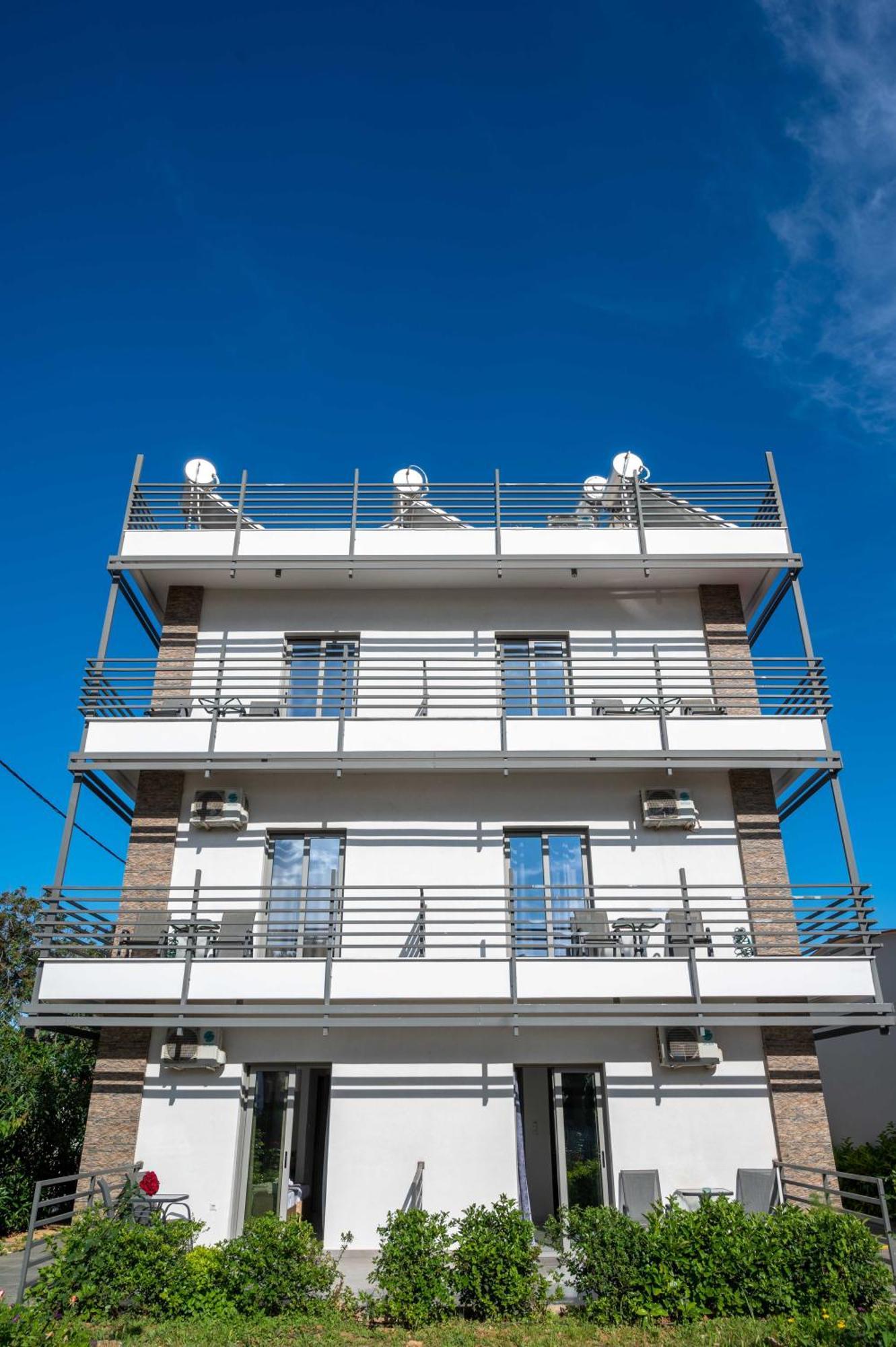 Finikas Suites & Apartments 10Min From Athens Airport Artemida  Exteriör bild