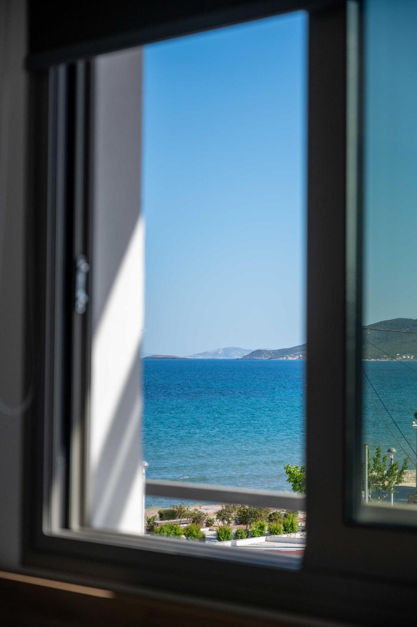 Finikas Suites & Apartments 10Min From Athens Airport Artemida  Exteriör bild