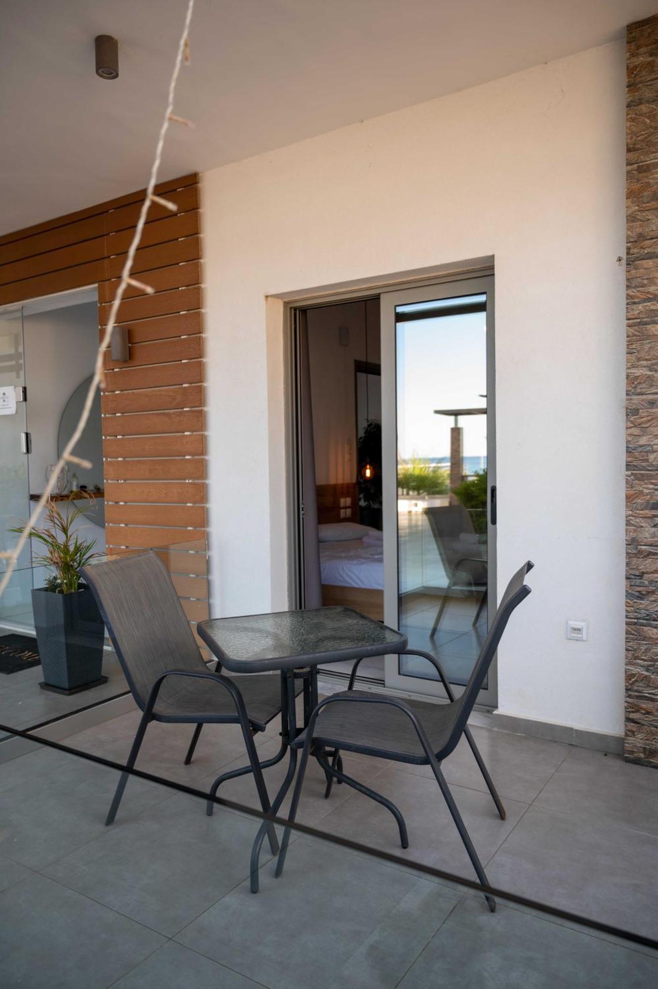 Finikas Suites & Apartments 10Min From Athens Airport Artemida  Exteriör bild