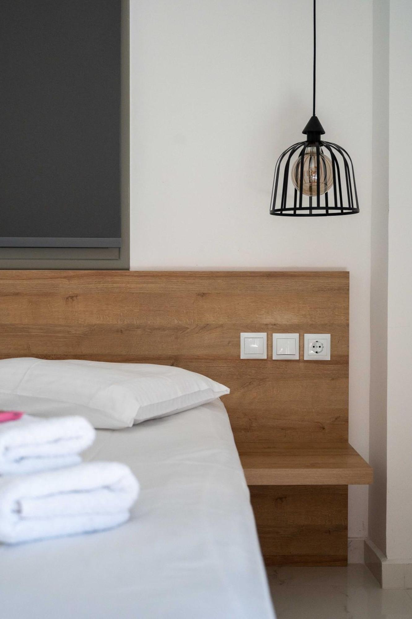 Finikas Suites & Apartments 10Min From Athens Airport Artemida  Exteriör bild