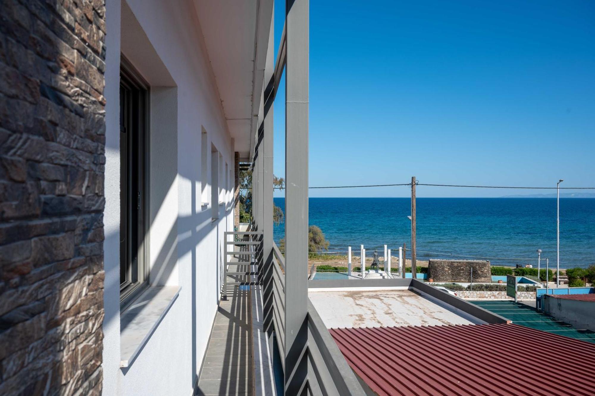 Finikas Suites & Apartments 10Min From Athens Airport Artemida  Exteriör bild