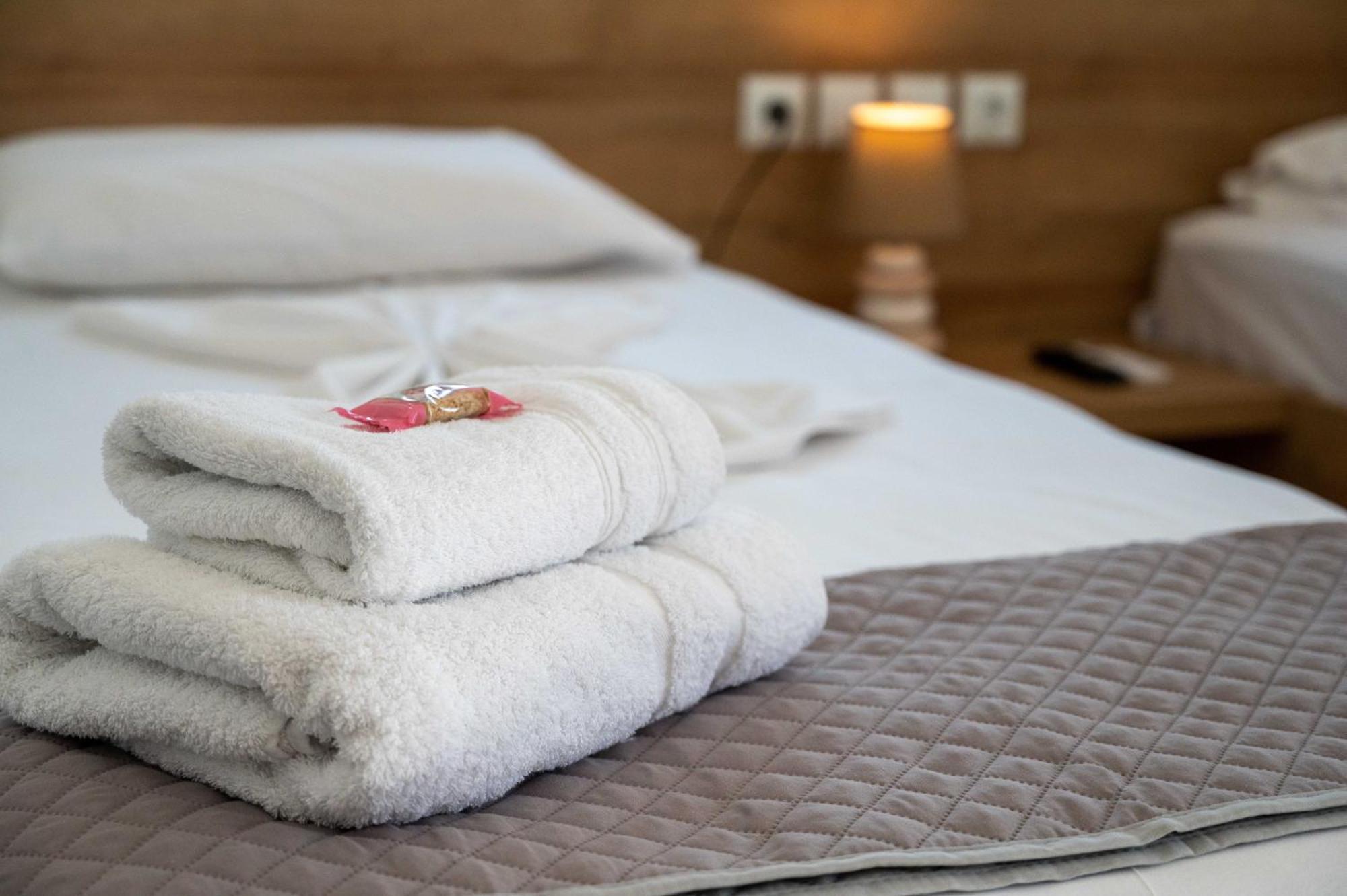 Finikas Suites & Apartments 10Min From Athens Airport Artemida  Exteriör bild