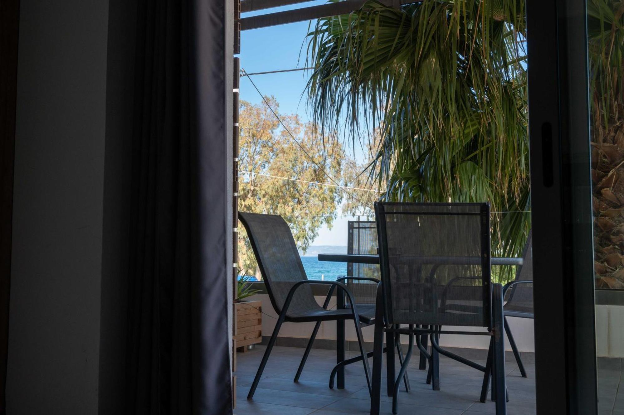 Finikas Suites & Apartments 10Min From Athens Airport Artemida  Exteriör bild